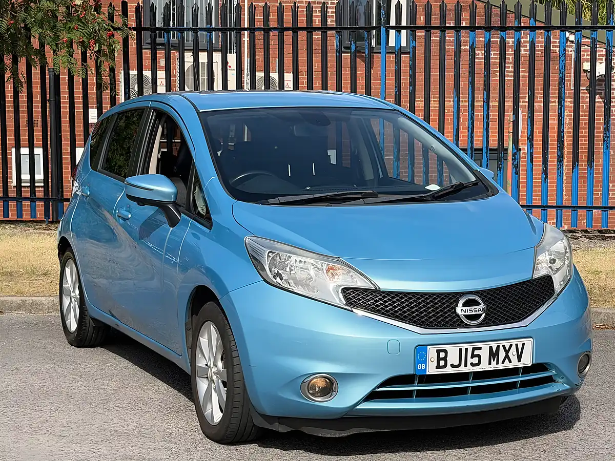 Used 2015 Nissan Note Tekna Blue - Interior and Exterior details 5
