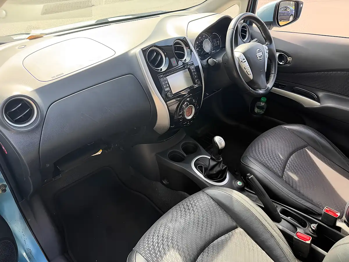 Used 2015 Nissan Note Tekna Blue - Interior and Exterior details 9