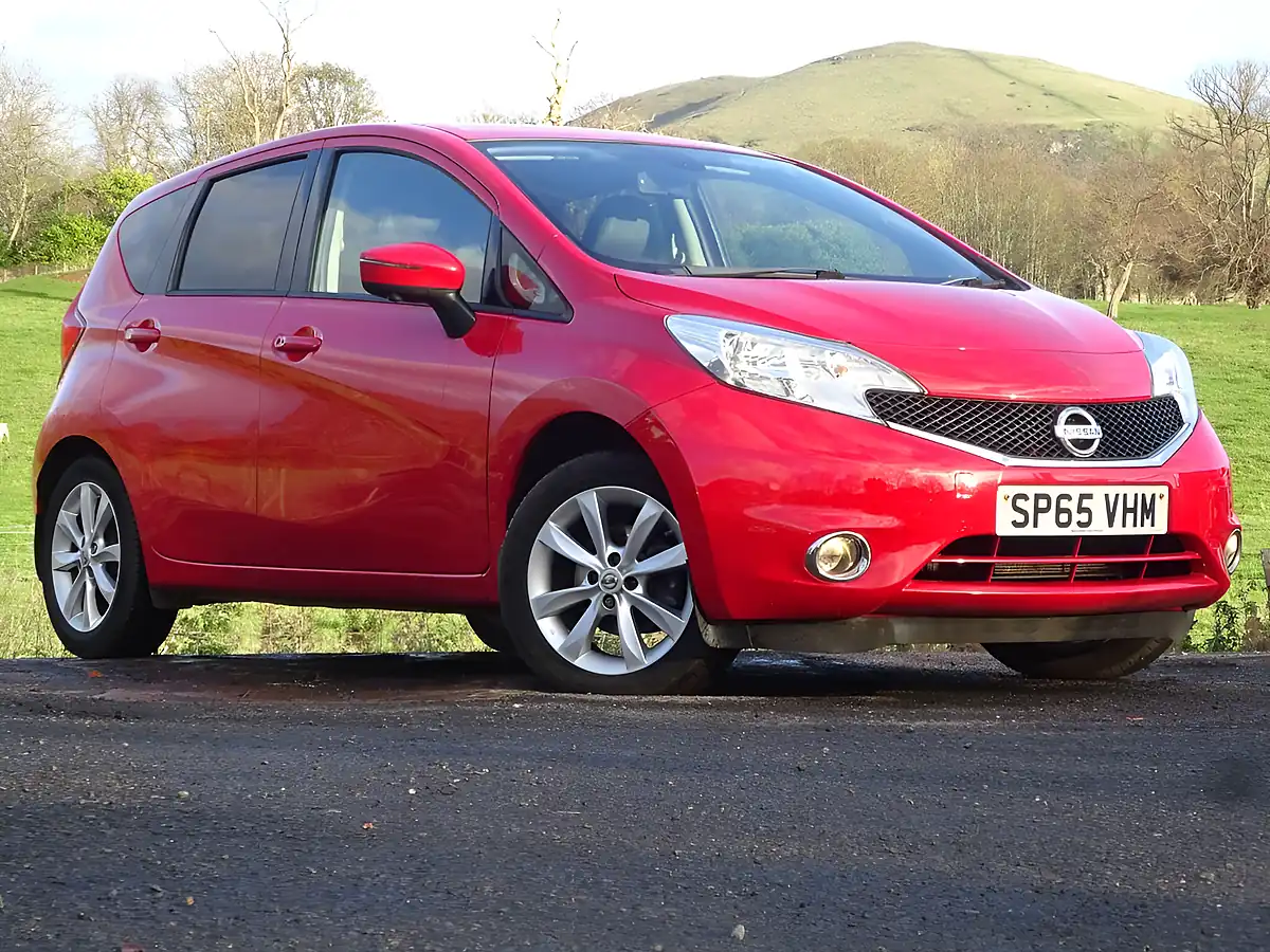 Used 2015 Nissan Note Tekna Red - Interior and Exterior details 2
