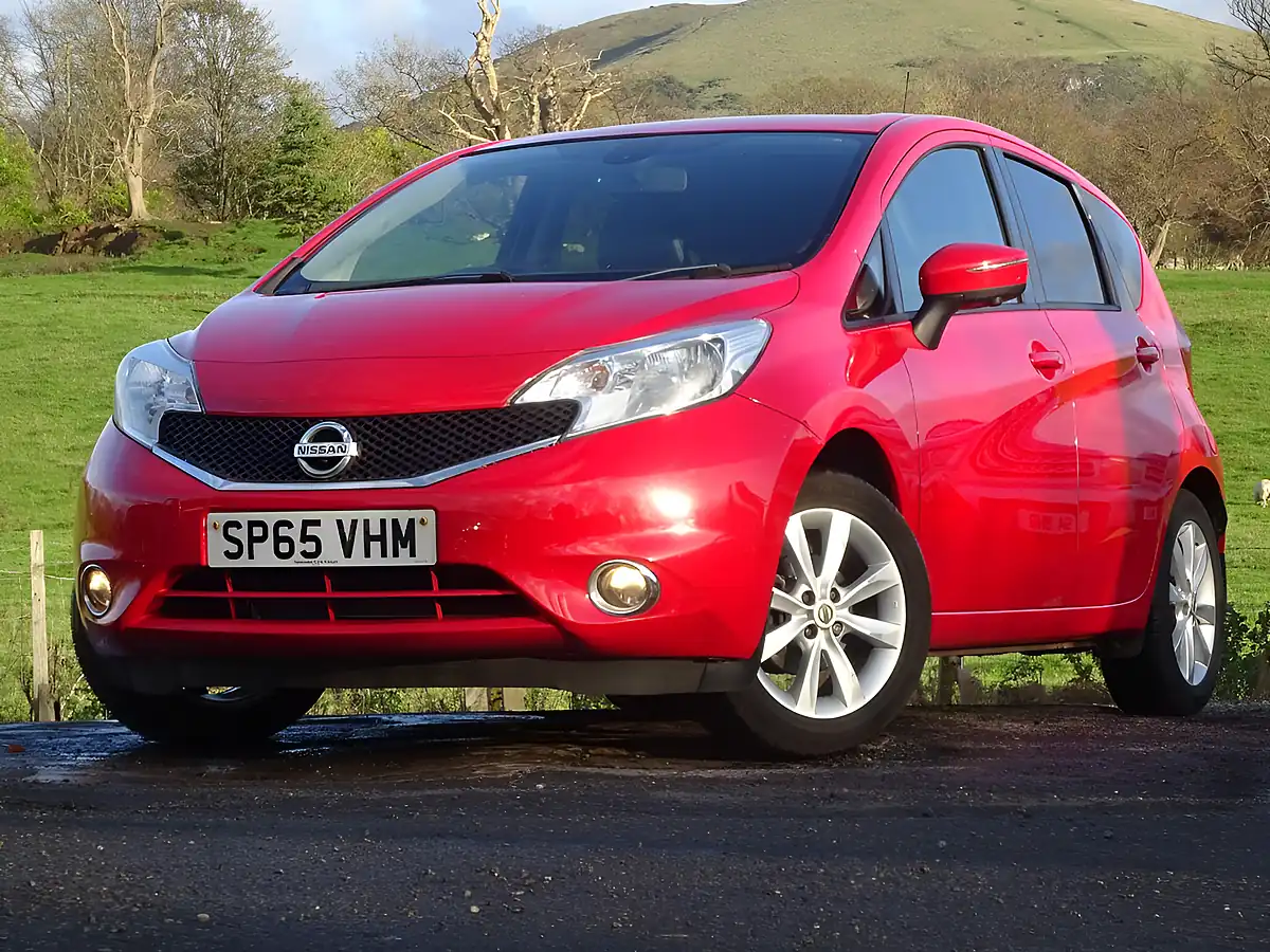 Used 2015 Nissan Note Tekna Red - Interior and Exterior details 3
