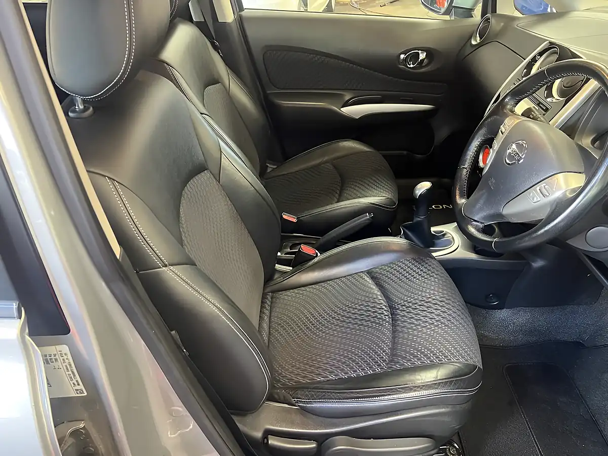 Used 2015 Nissan Note Tekna Silver - Interior and Exterior details 15