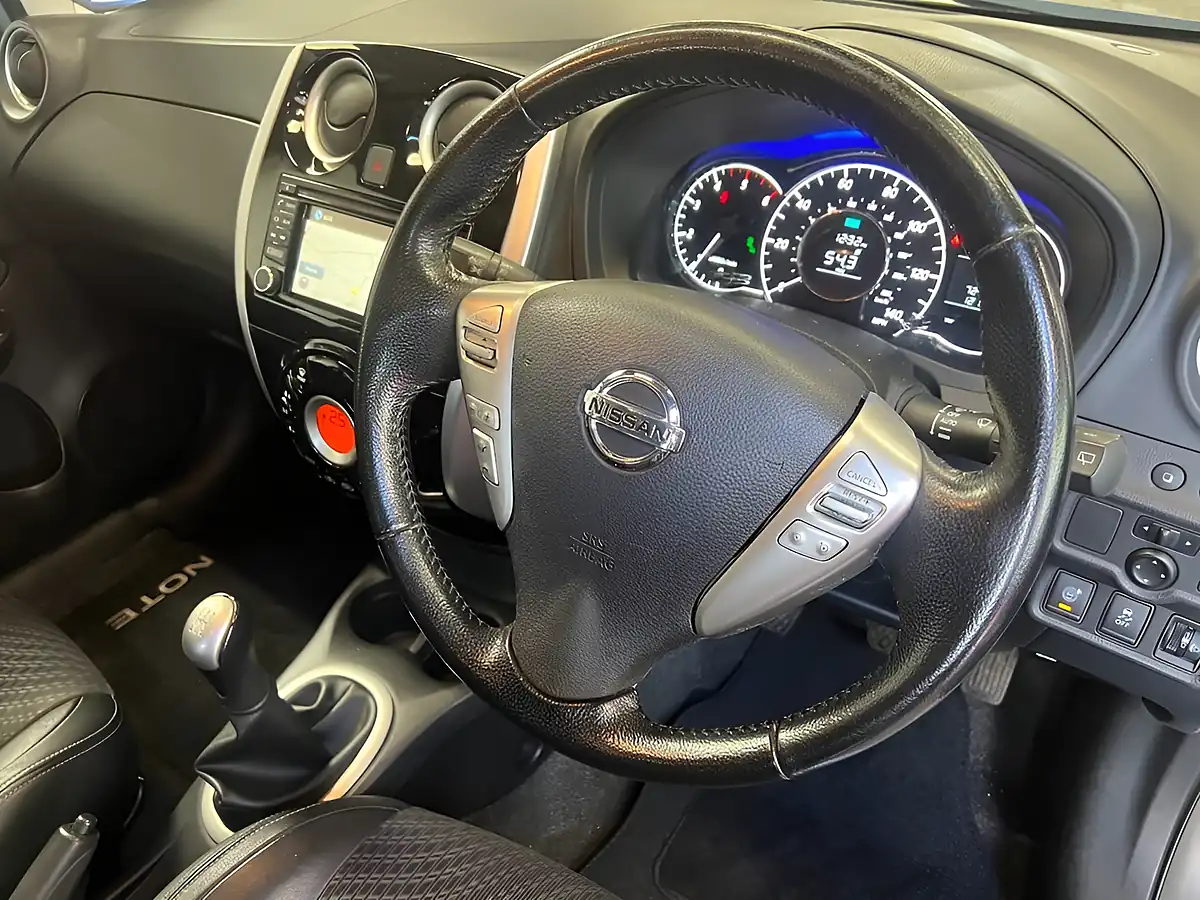 Used 2015 Nissan Note Tekna Silver - Interior and Exterior details 19