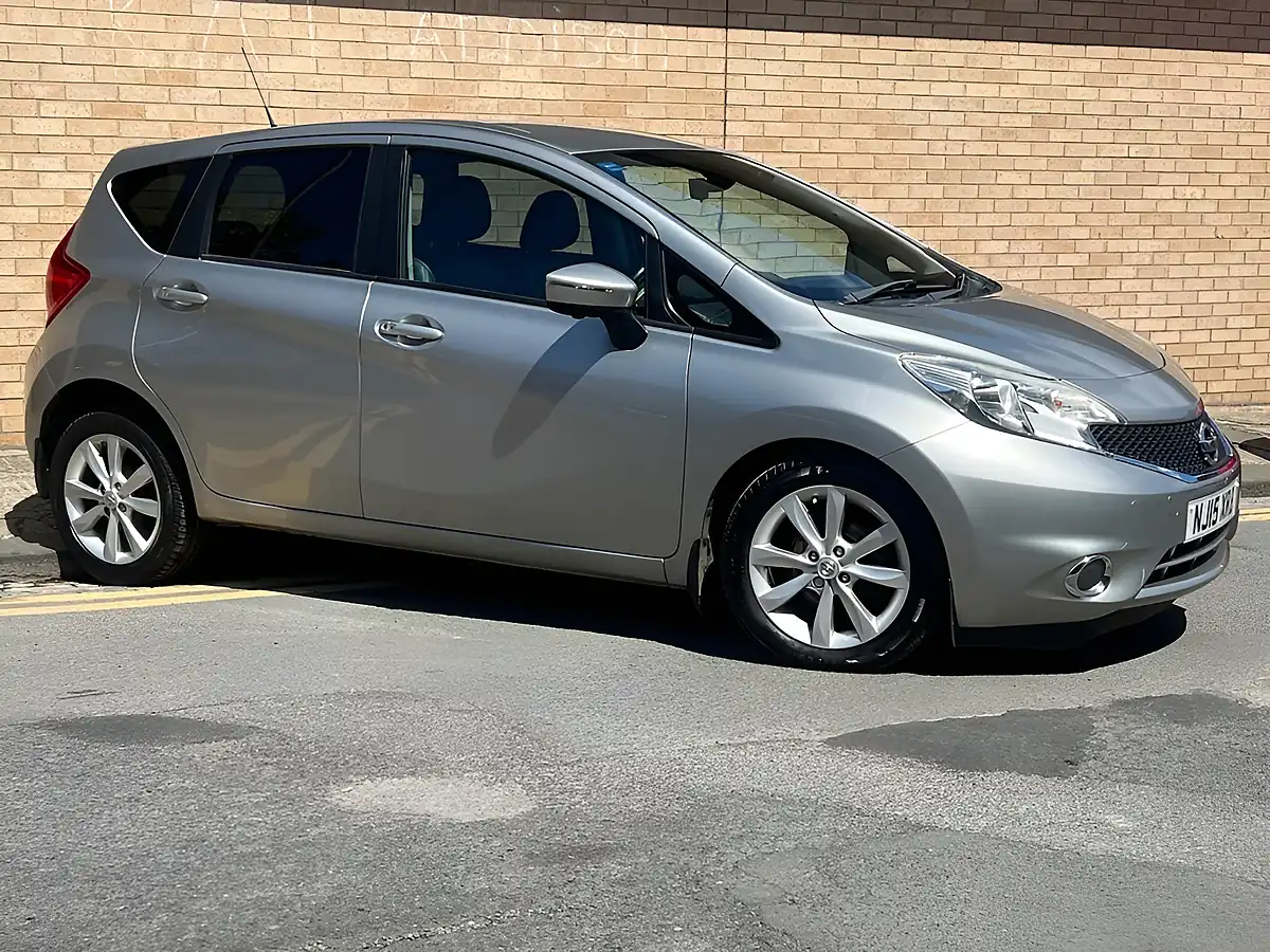 Used 2015 Nissan Note Tekna Silver - Interior and Exterior details 4