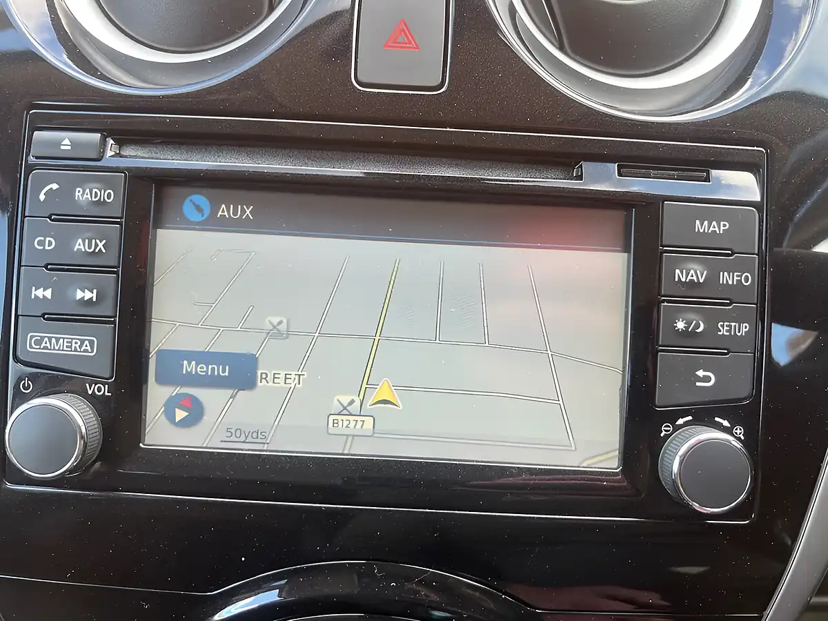 Used 2015 Nissan Note Tekna Silver - Interior and Exterior details 9