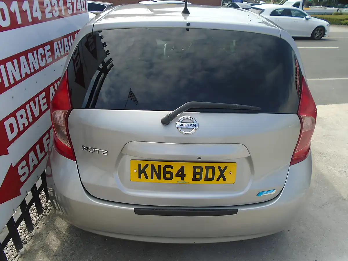 Used 2015 Nissan Note Tekna Silver - Interior and Exterior details 14