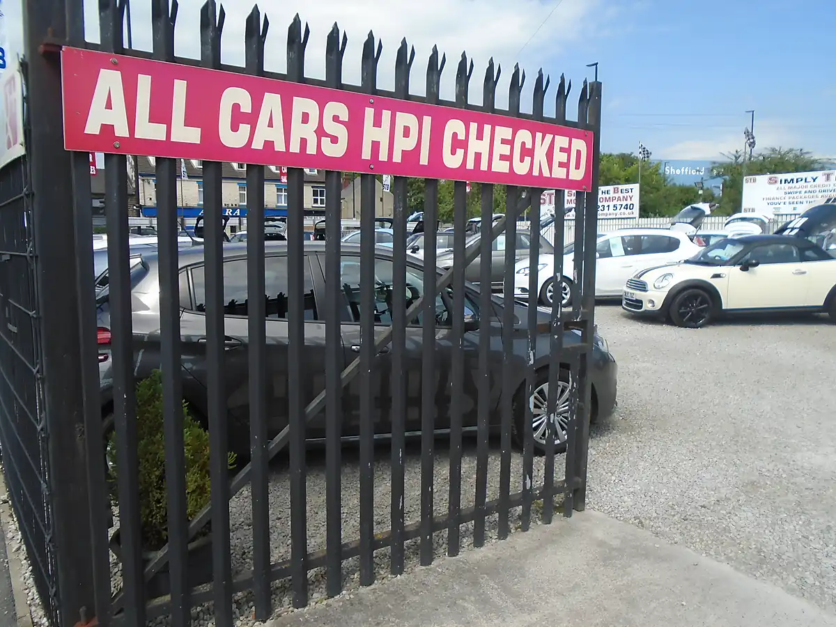 Used 2015 Nissan Note Tekna Silver - Interior and Exterior details 16
