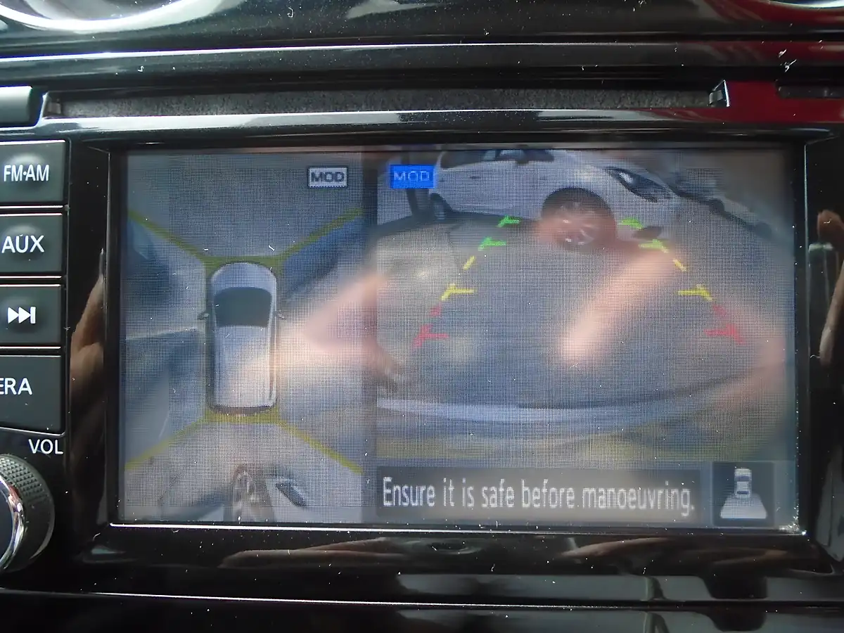 Used 2015 Nissan Note Tekna Silver - Interior and Exterior details 17