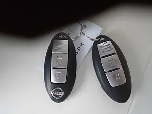 Used 2015 Nissan Note Tekna Silver - Interior and Exterior details 19