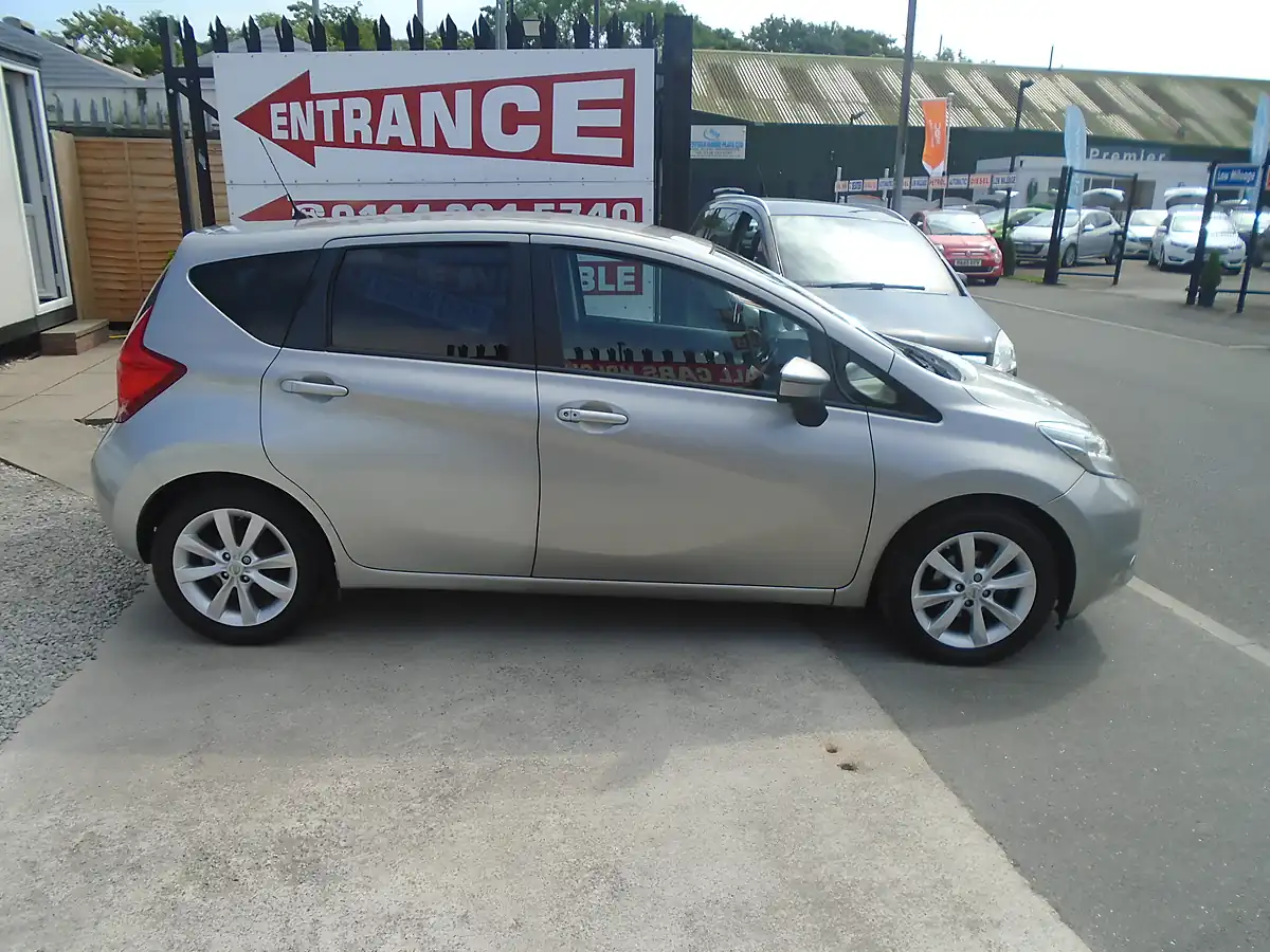 Used 2015 Nissan Note Tekna Silver - Interior and Exterior details 5