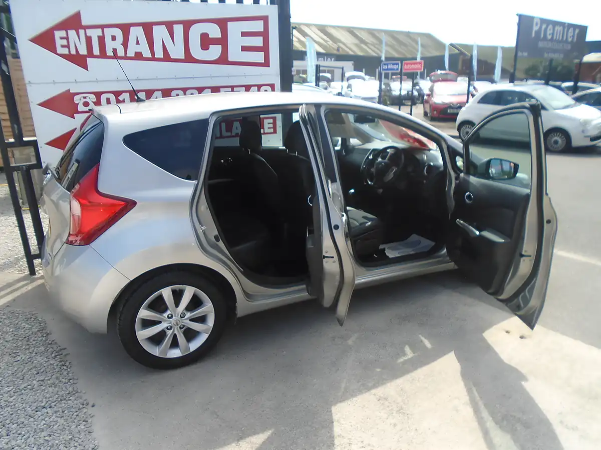 Used 2015 Nissan Note Tekna Silver - Interior and Exterior details 6
