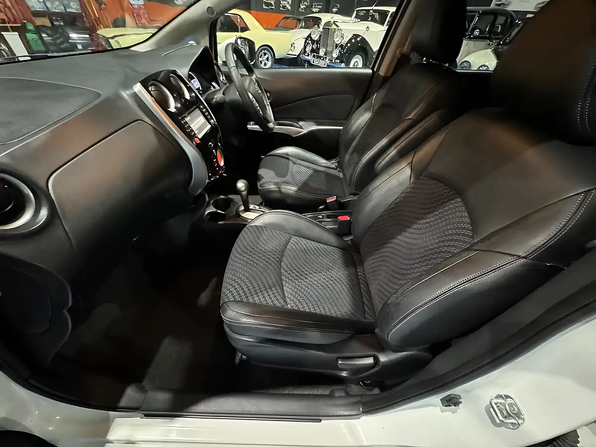 Used 2015 Nissan Note Tekna White - Interior and Exterior details 11