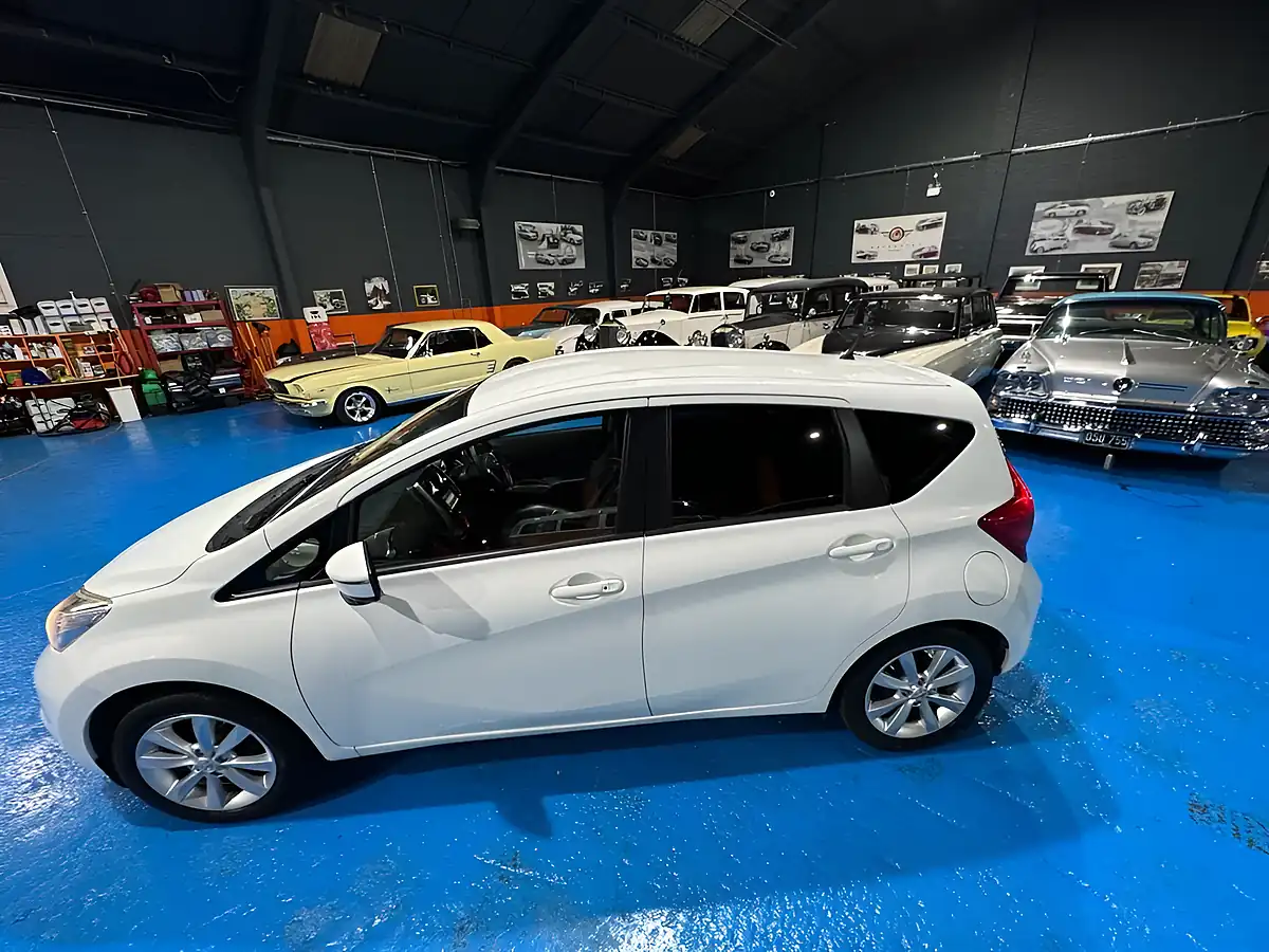 Used 2015 Nissan Note Tekna White - Interior and Exterior details 12