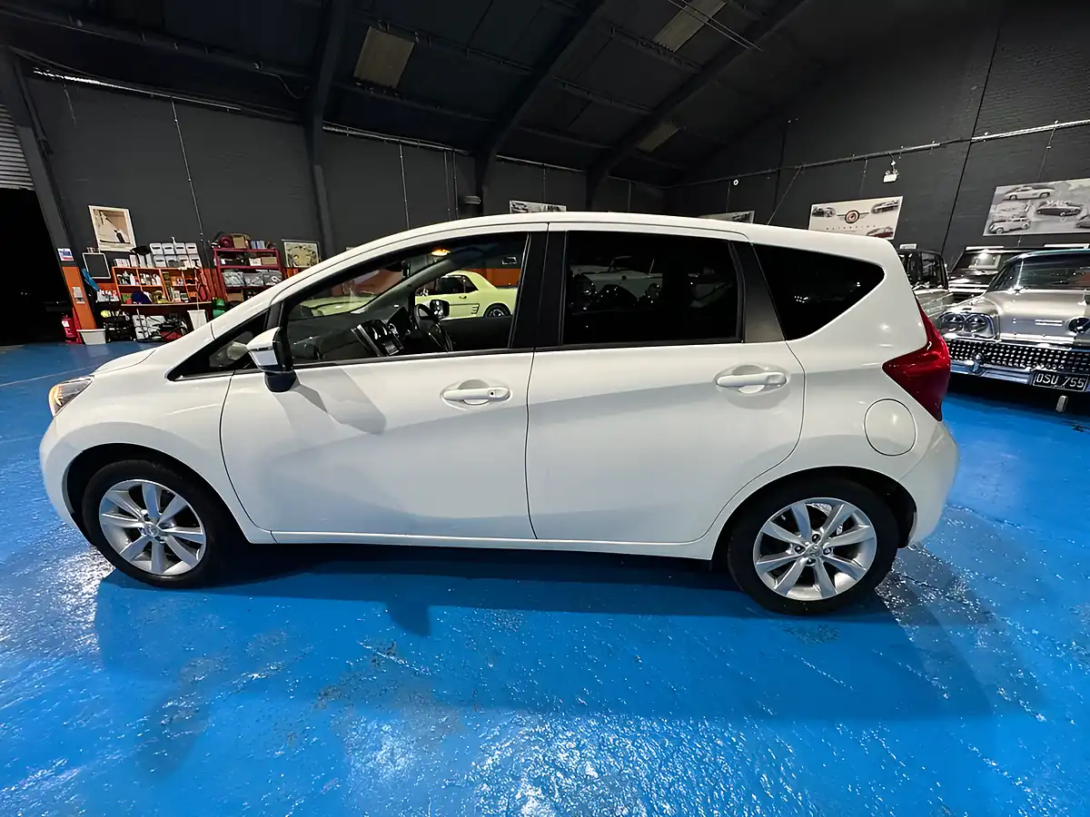 Used 2015 Nissan Note Tekna White - Interior and Exterior details 13
