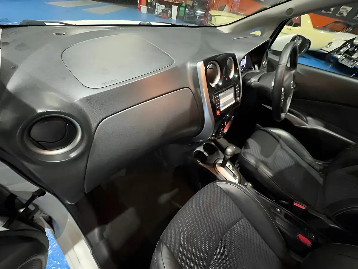 Used 2015 Nissan Note Tekna White - Interior and Exterior details 15