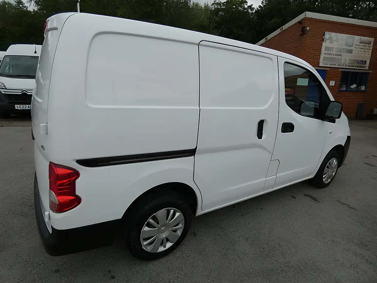 Used 2015 Nissan NV200 Acenta White - Interior and Exterior details 14