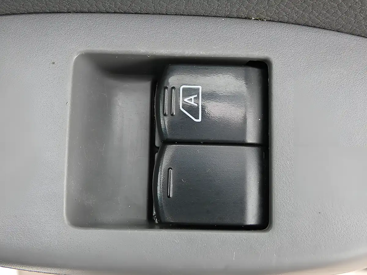 Used 2015 Nissan NV200 Acenta White - Interior and Exterior details 15