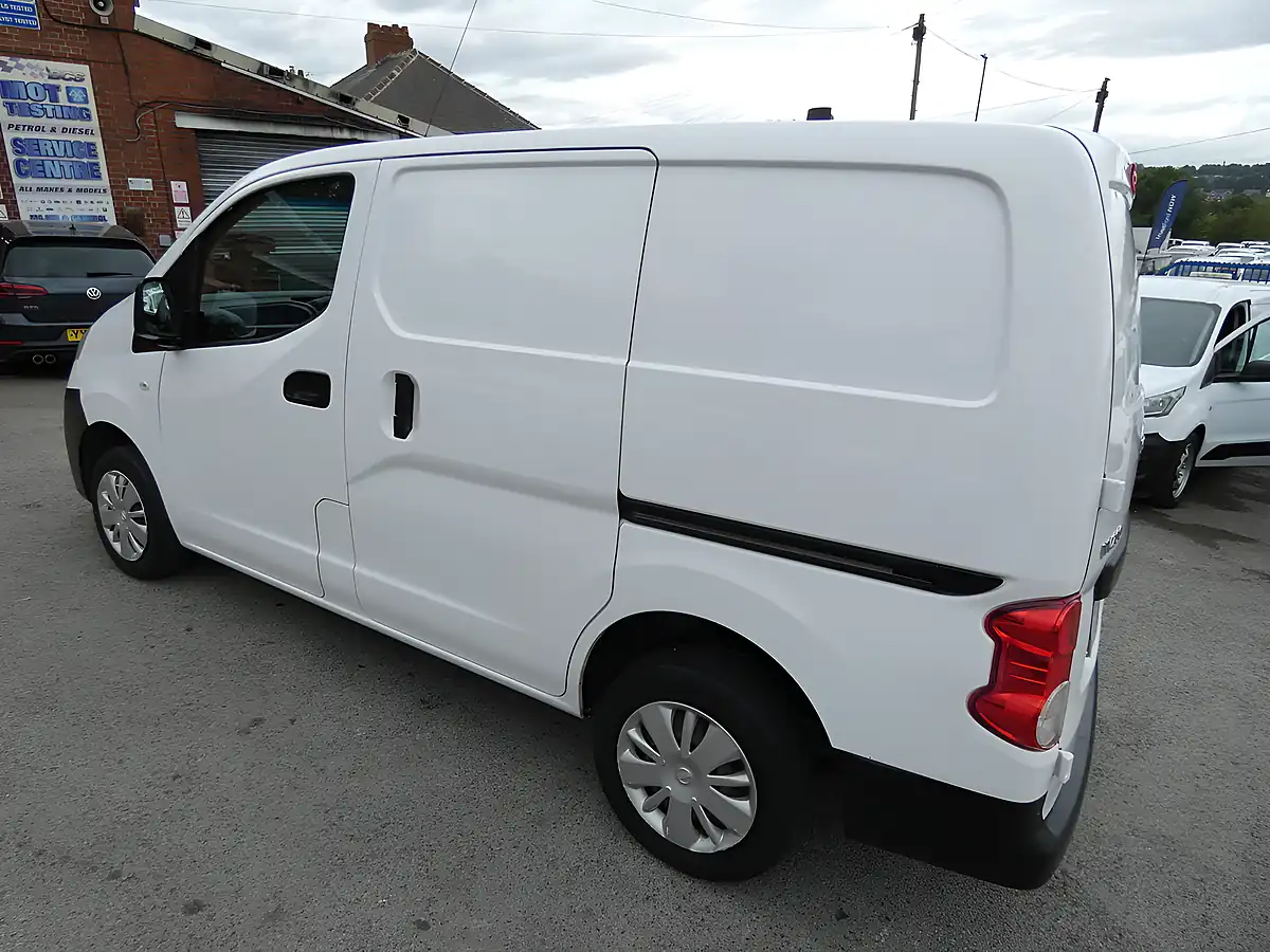 Used 2015 Nissan NV200 Acenta White - Interior and Exterior details 5