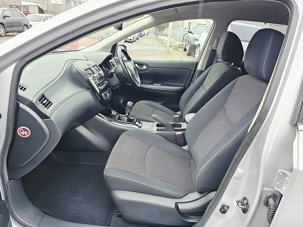 Used 2015 Nissan Pulsar Acenta Silver - Interior and Exterior details 7