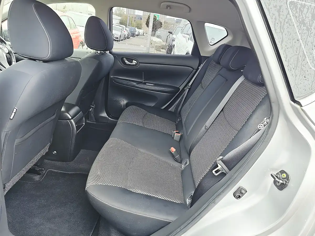 Used 2015 Nissan Pulsar Acenta Silver - Interior and Exterior details 8
