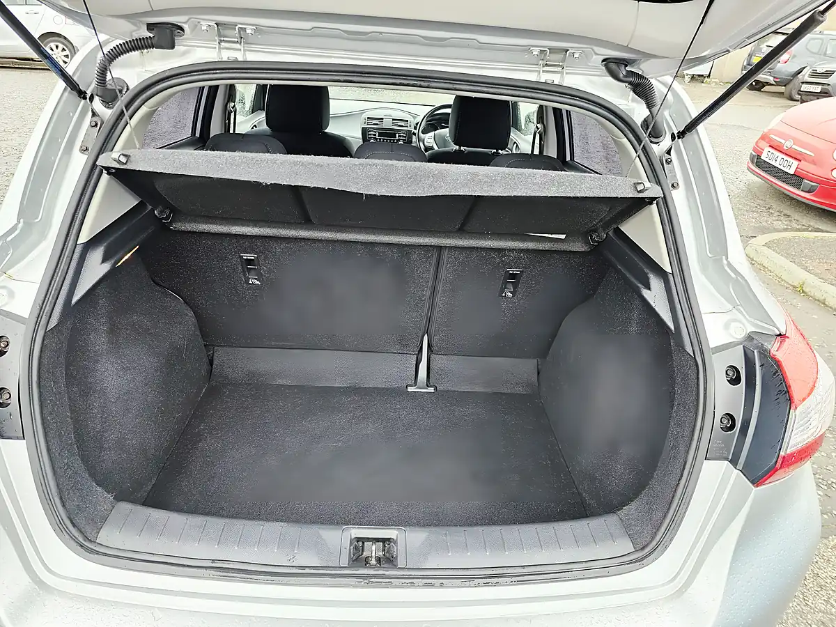 Used 2015 Nissan Pulsar Acenta Silver - Interior and Exterior details 9