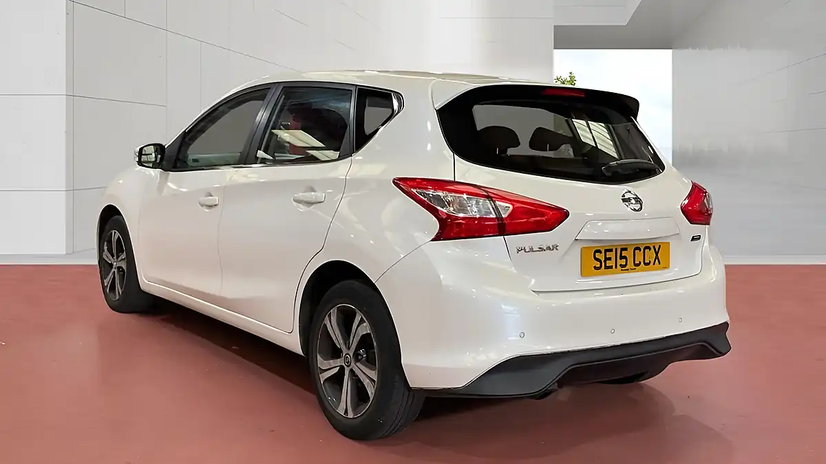Used 2015 Nissan Pulsar Acenta White - Interior and Exterior details 16
