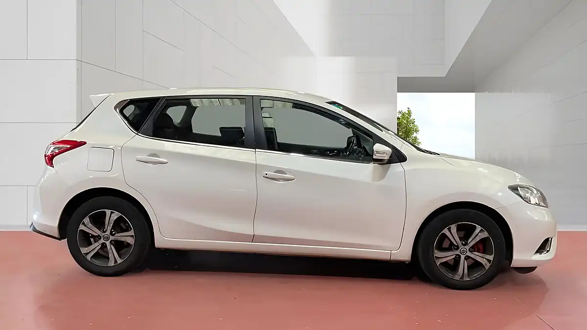 Used 2015 Nissan Pulsar Acenta White - Interior and Exterior details 18