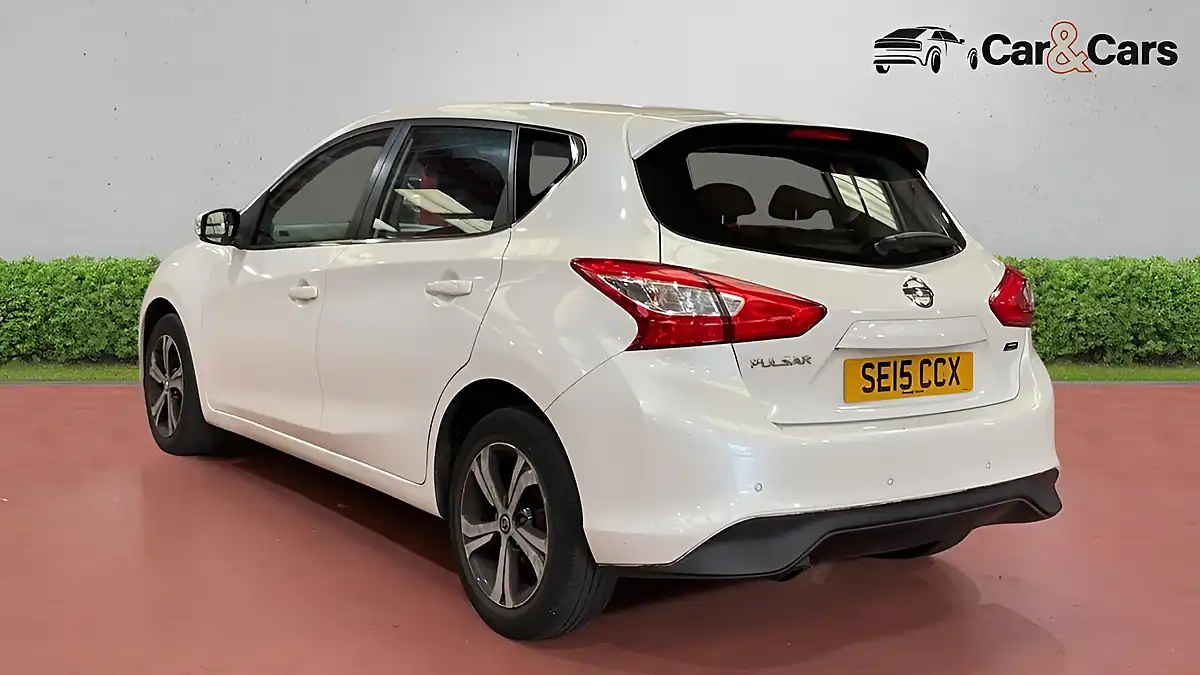 Used 2015 Nissan Pulsar Acenta White - Interior and Exterior details 3