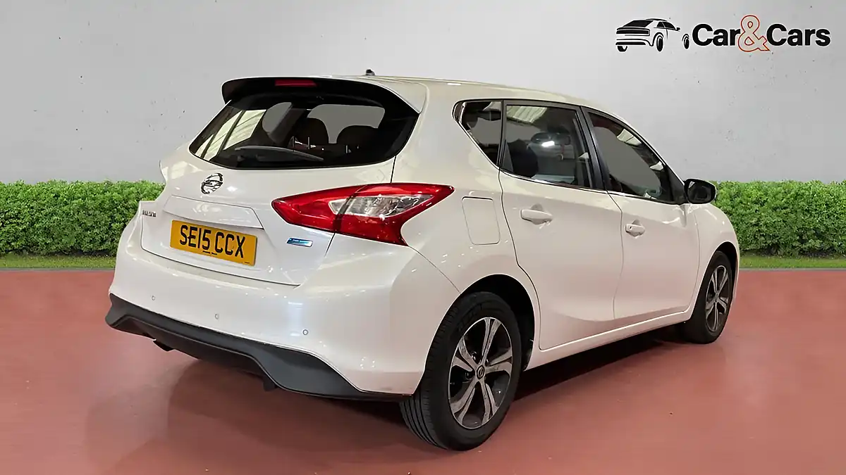 Used 2015 Nissan Pulsar Acenta White - Interior and Exterior details 4