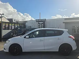 Used 2015 Nissan Pulsar Acenta White - Interior and Exterior details 4