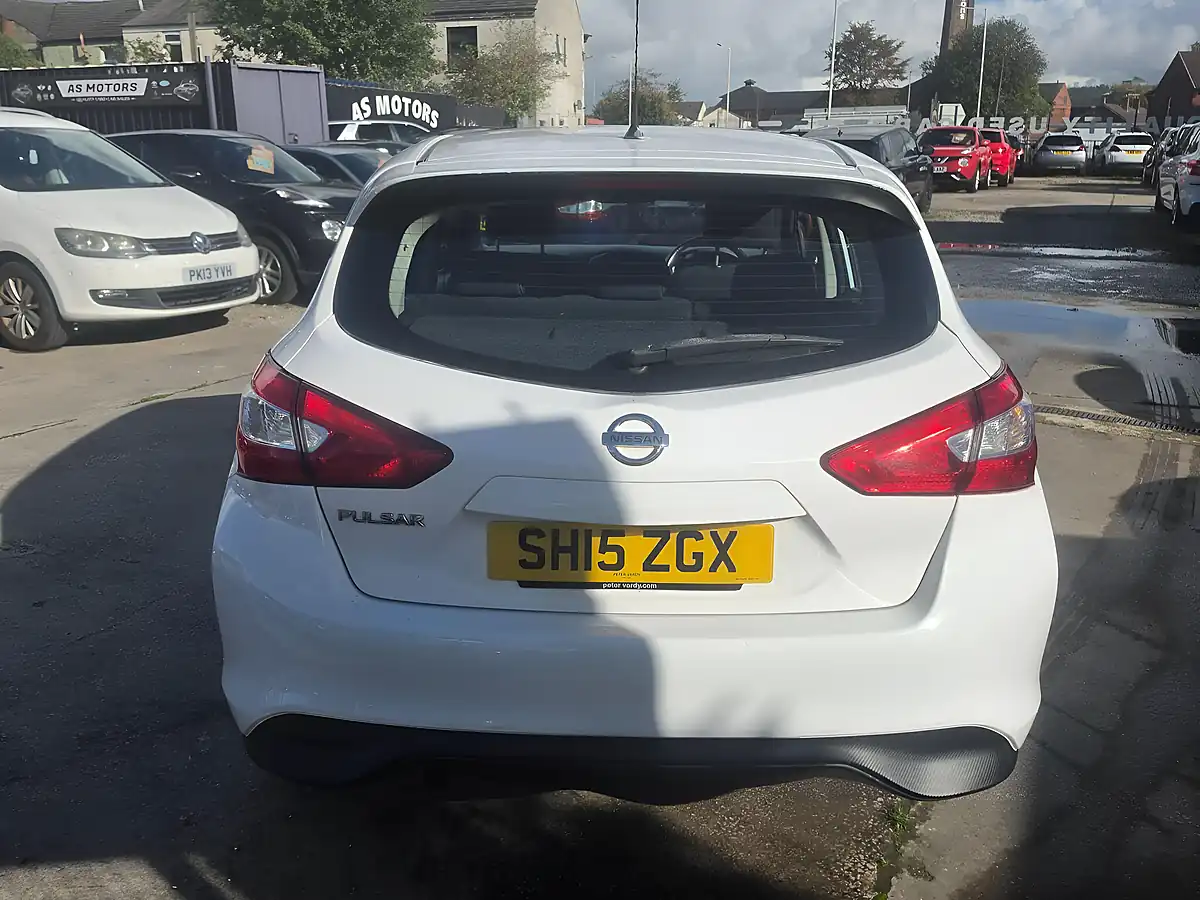 Used 2015 Nissan Pulsar Acenta White - Interior and Exterior details 6