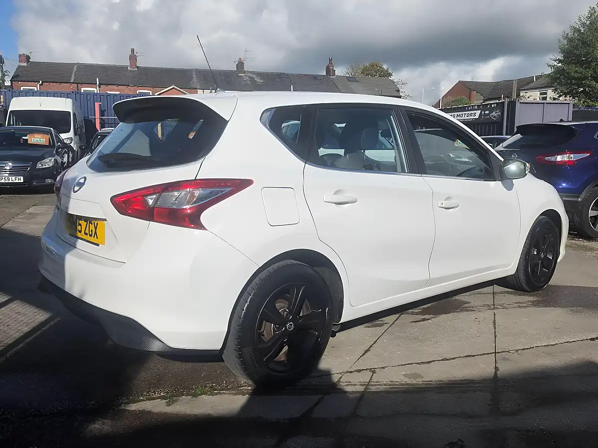Used 2015 Nissan Pulsar Acenta White - Interior and Exterior details 7