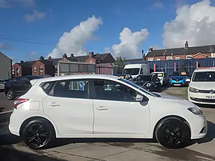 Used 2015 Nissan Pulsar Acenta White - Interior and Exterior details 8