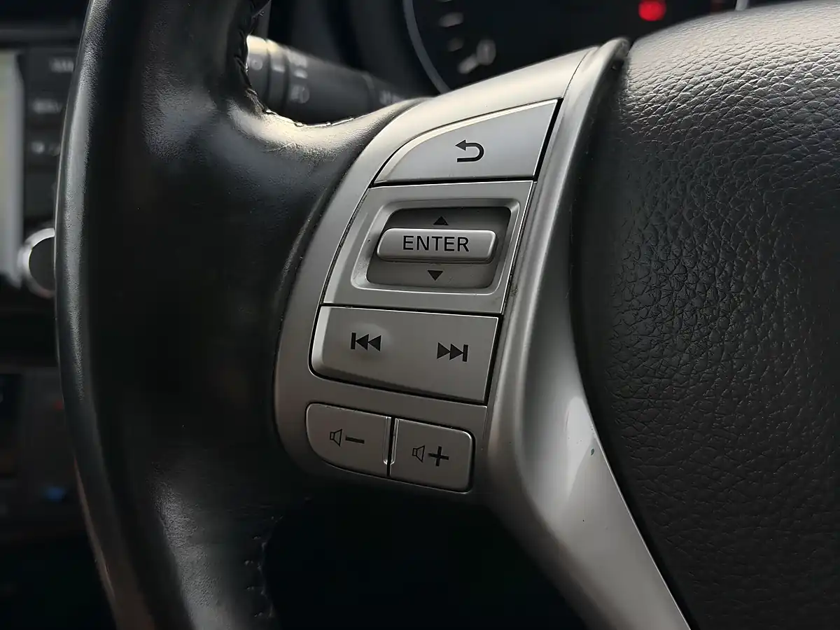 Used 2015 Nissan Pulsar N-Tec Blue - Interior and Exterior details 16