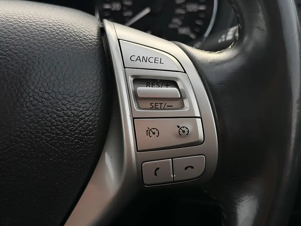 Used 2015 Nissan Pulsar N-Tec Blue - Interior and Exterior details 17