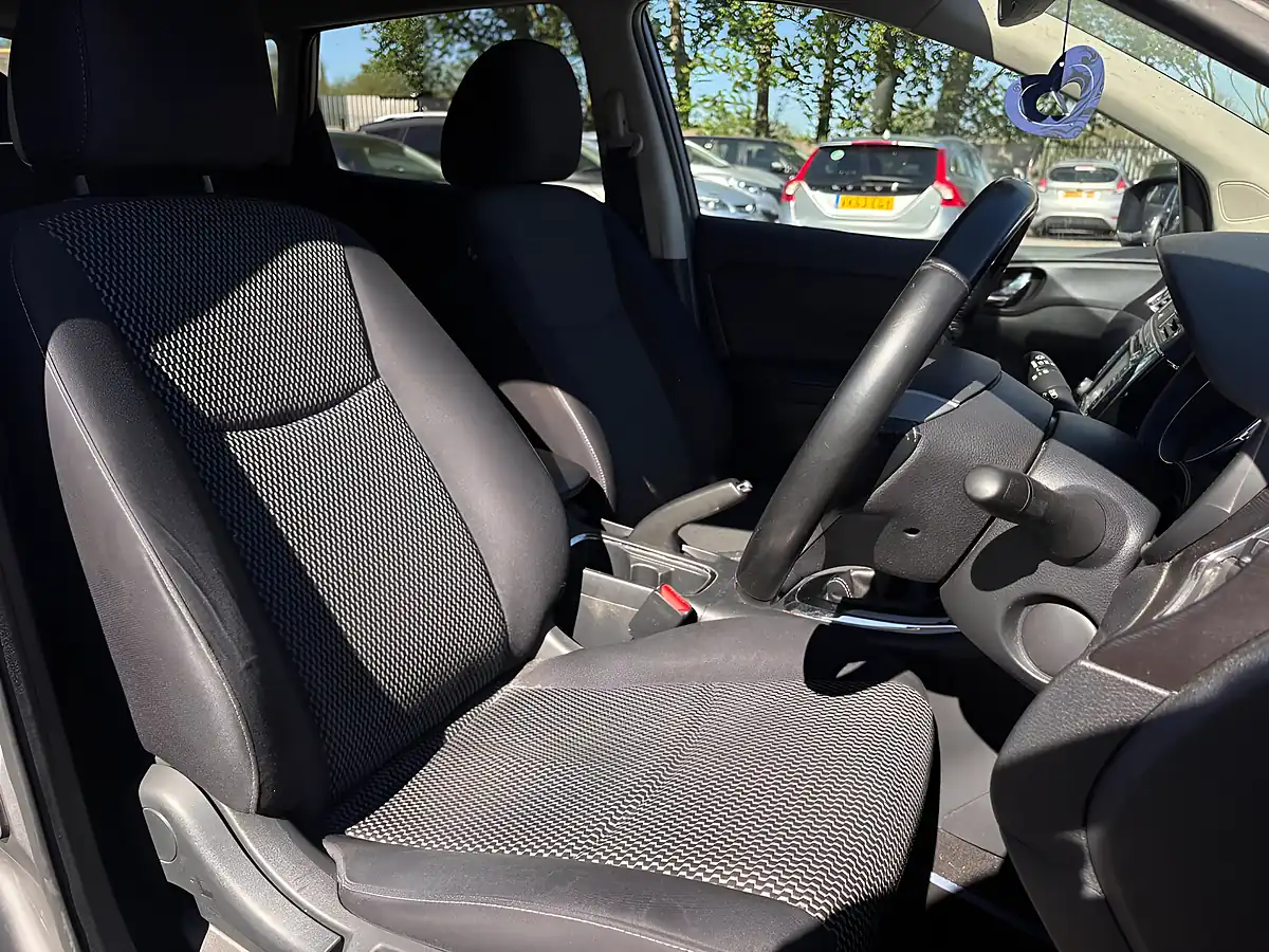 Used 2015 Nissan Pulsar N-Tec Grey - Interior and Exterior details 10
