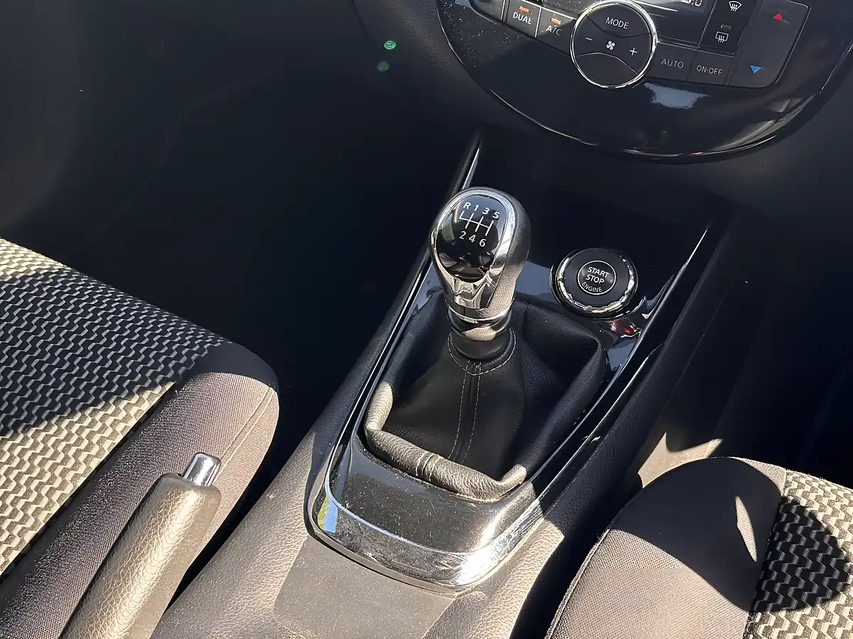 Used 2015 Nissan Pulsar N-Tec Grey - Interior and Exterior details 15