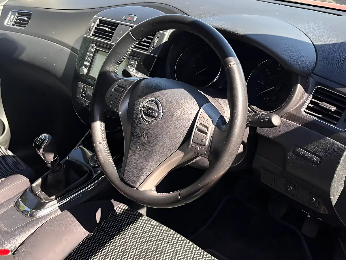 Used 2015 Nissan Pulsar N-Tec Grey - Interior and Exterior details 9