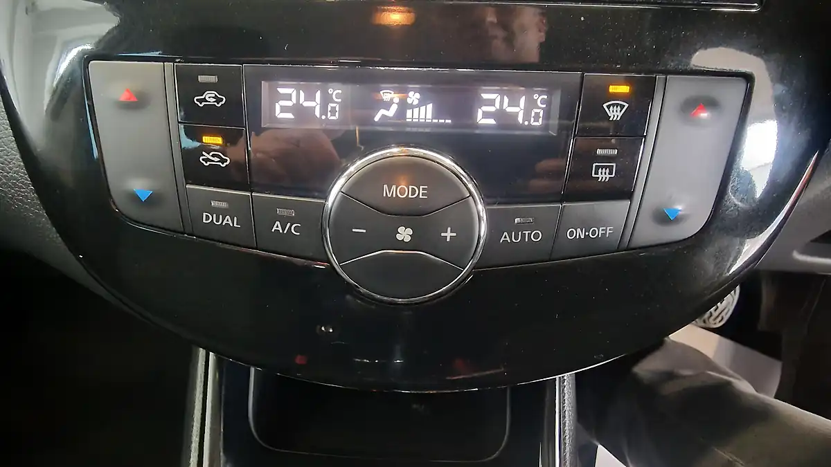 Used 2015 Nissan Pulsar N-Tec Grey - Interior and Exterior details 11