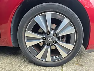 Used 2015 Nissan Pulsar N-Tec Red - Interior and Exterior details 10