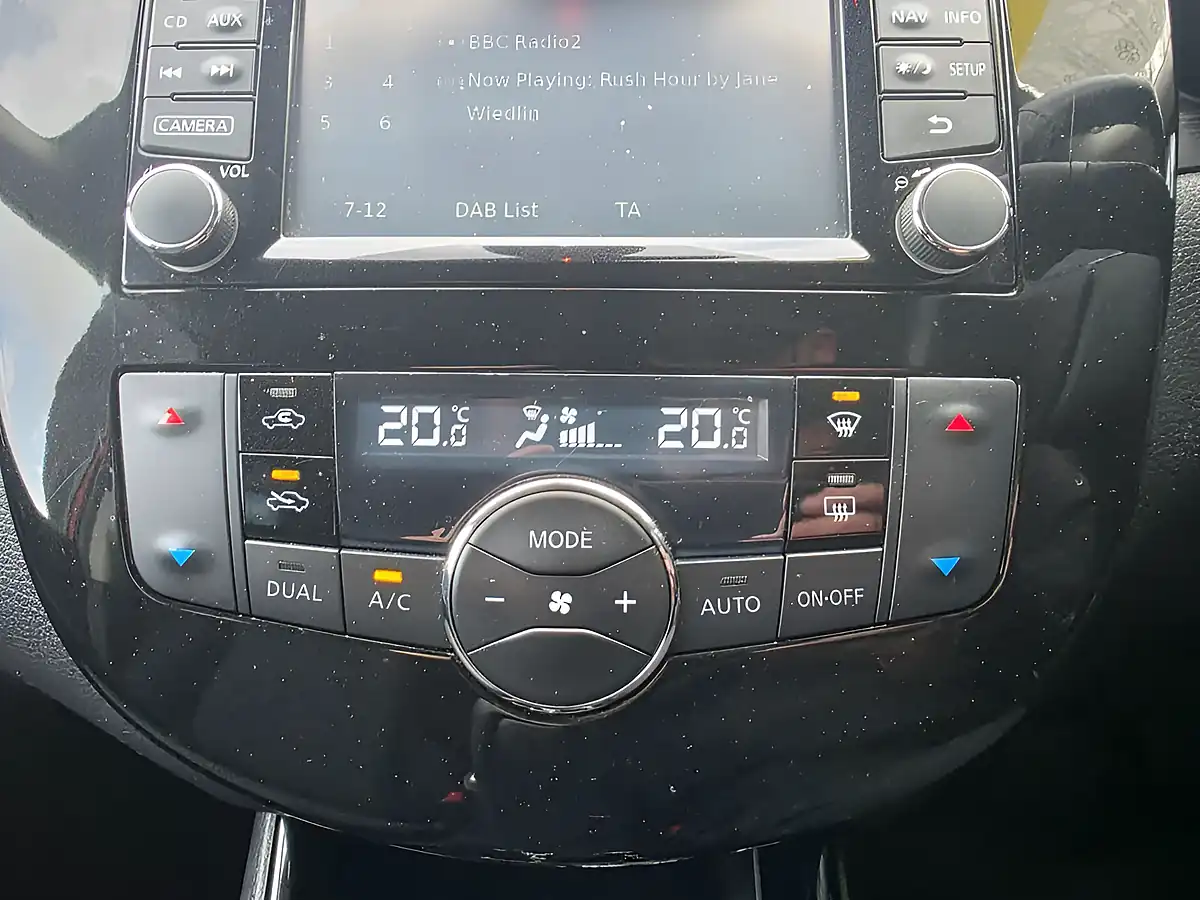 Used 2015 Nissan Pulsar N-Tec Red - Interior and Exterior details 17