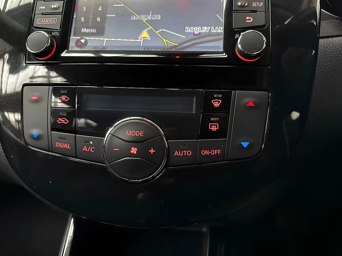 Used 2015 Nissan Pulsar N-Tec Twilight Grey - Interior and Exterior details 14
