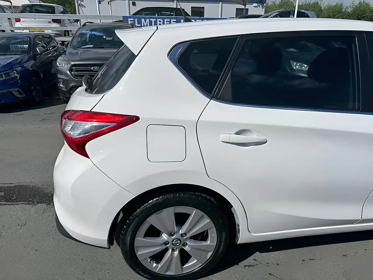 Used 2015 Nissan Pulsar N-Tec White - Interior and Exterior details 14
