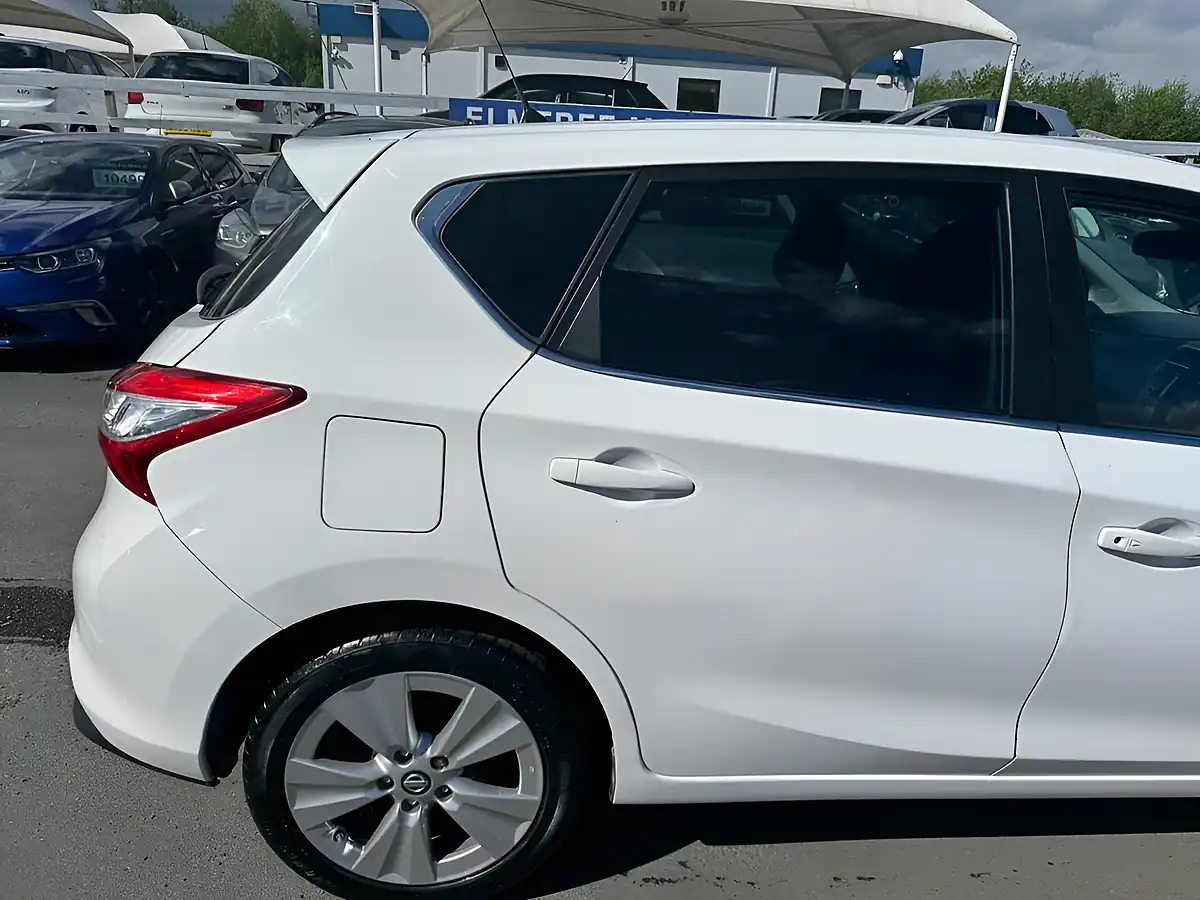 Used 2015 Nissan Pulsar N-Tec White - Interior and Exterior details 15