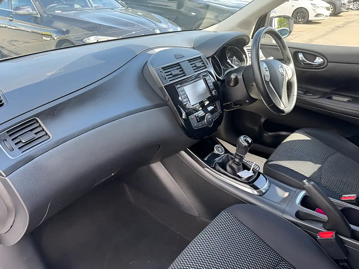 Used 2015 Nissan Pulsar N-Tec White - Interior and Exterior details 2