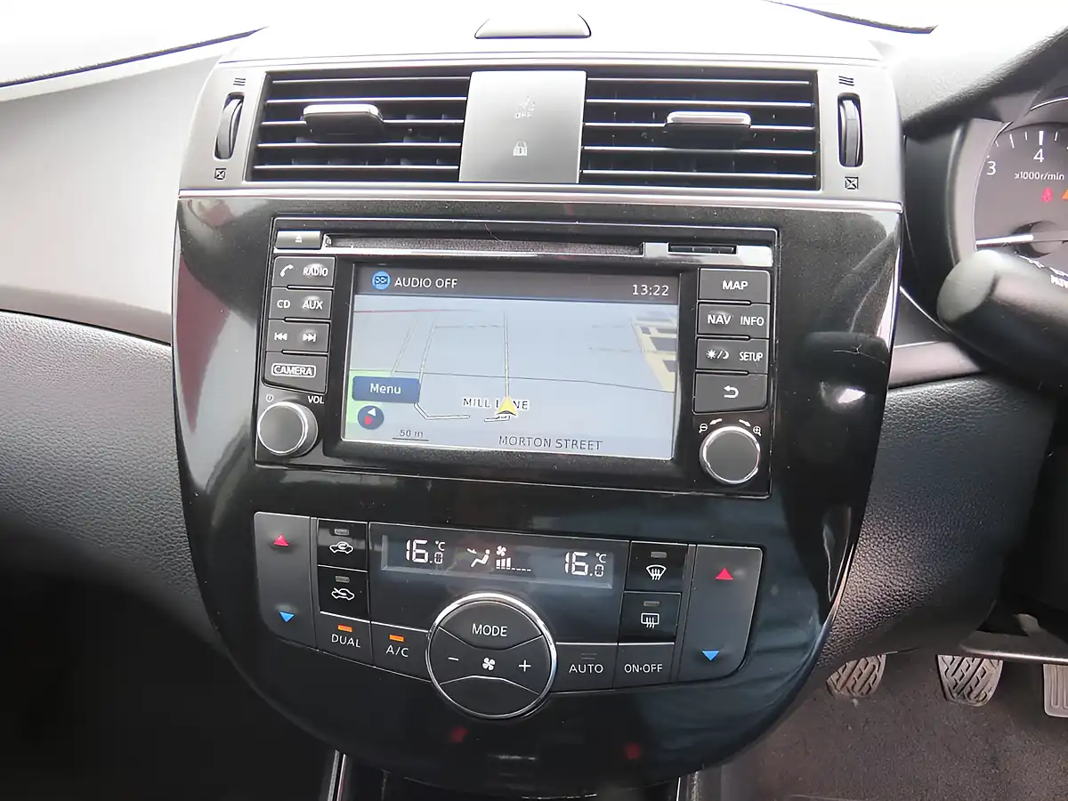 Used 2015 Nissan Pulsar N-Tec White - Interior and Exterior details 12
