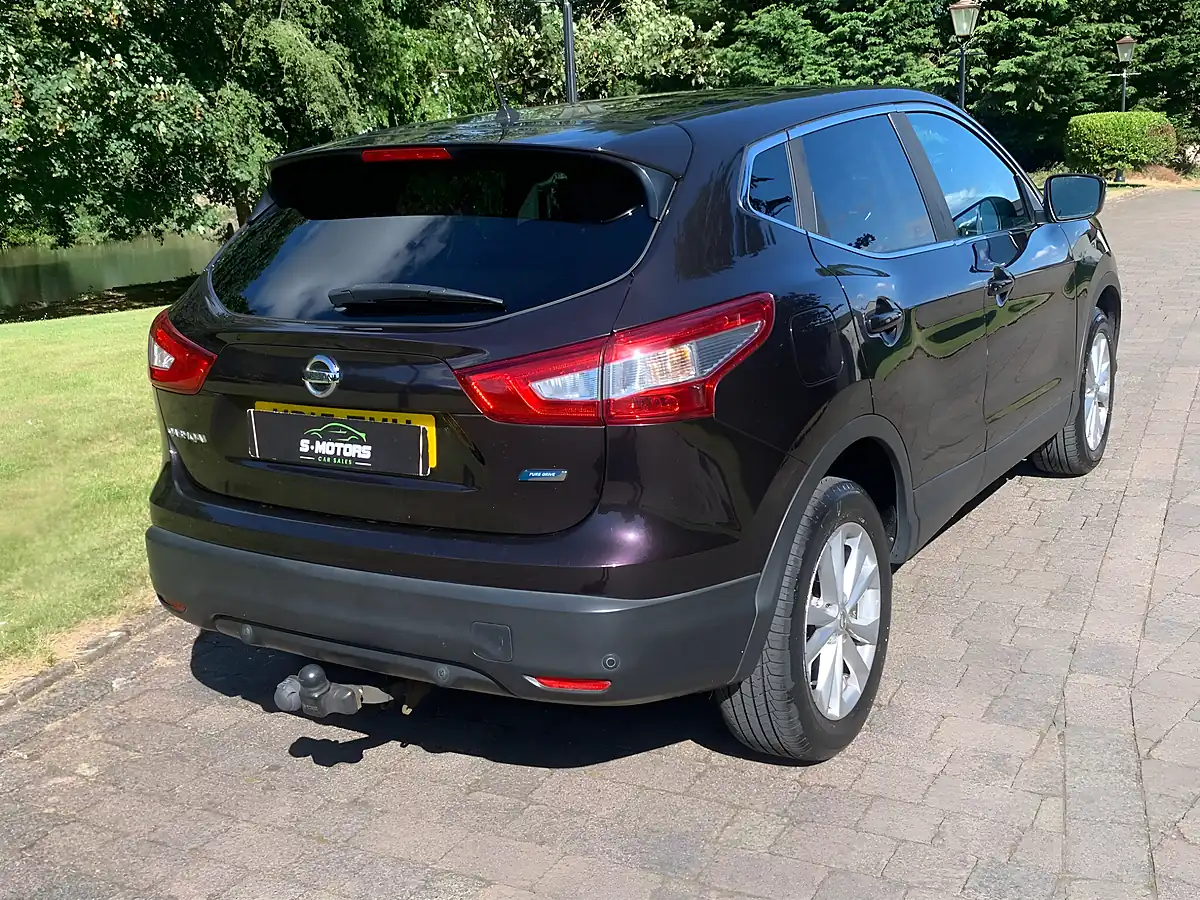 Used 2015 Nissan Qashqai Acenta+ Black - Interior and Exterior details 10