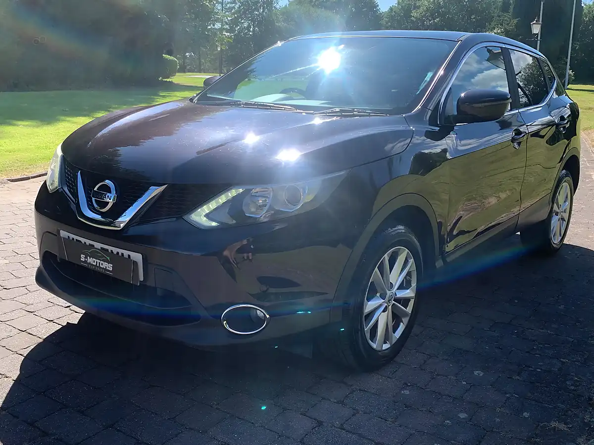 Used 2015 Nissan Qashqai Acenta+ Black - Interior and Exterior details 11