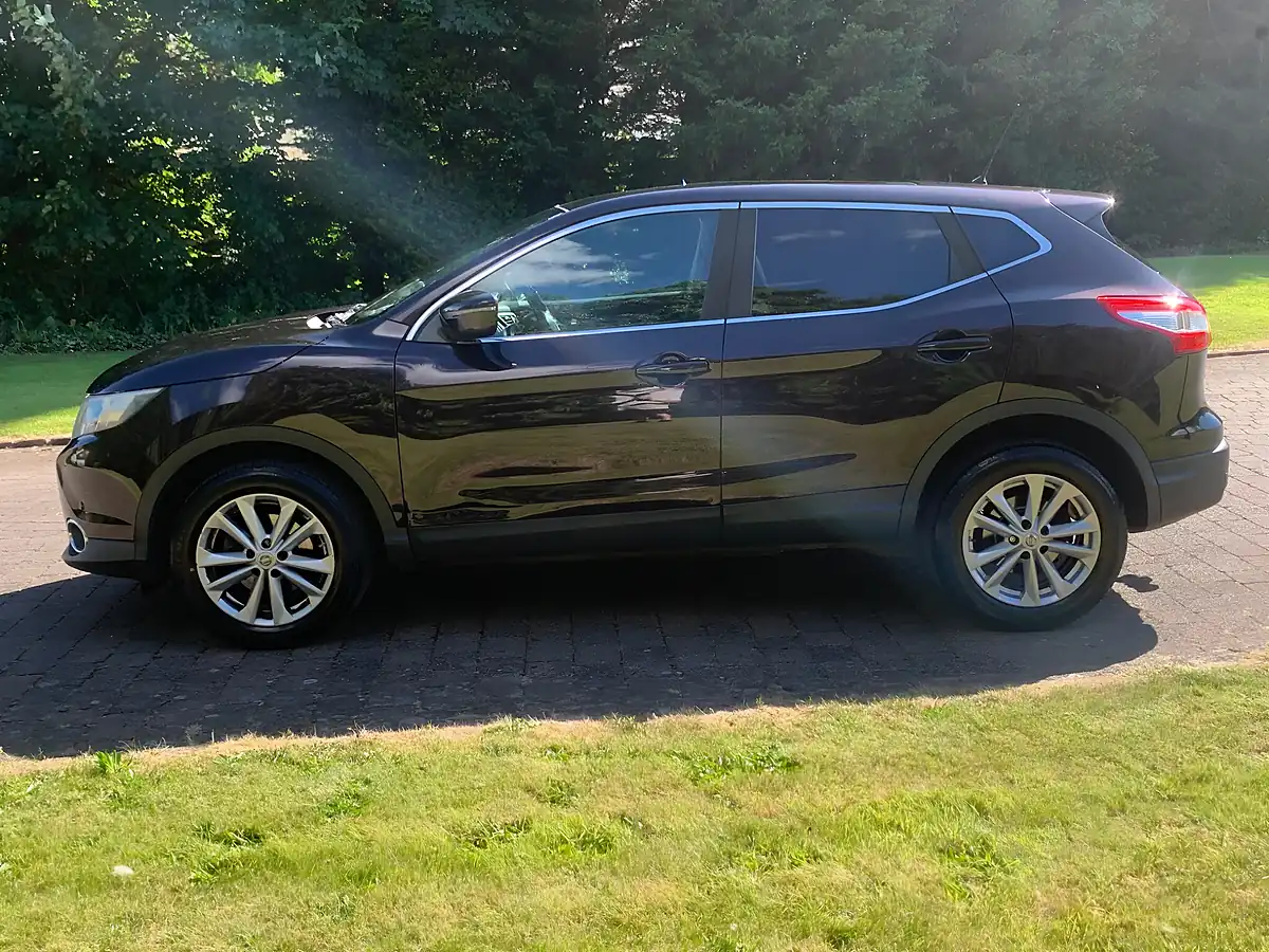 Used 2015 Nissan Qashqai Acenta+ Black - Interior and Exterior details 12