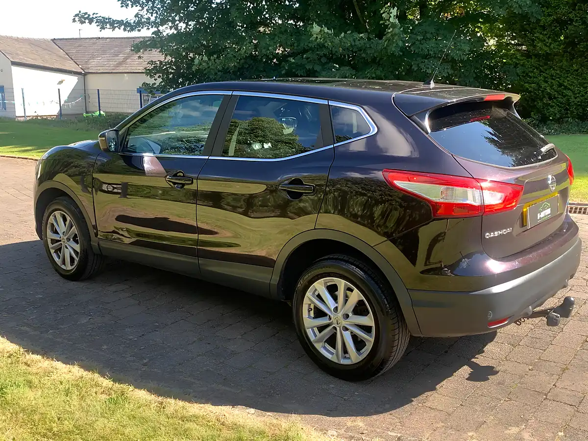 Used 2015 Nissan Qashqai Acenta+ Black - Interior and Exterior details 13