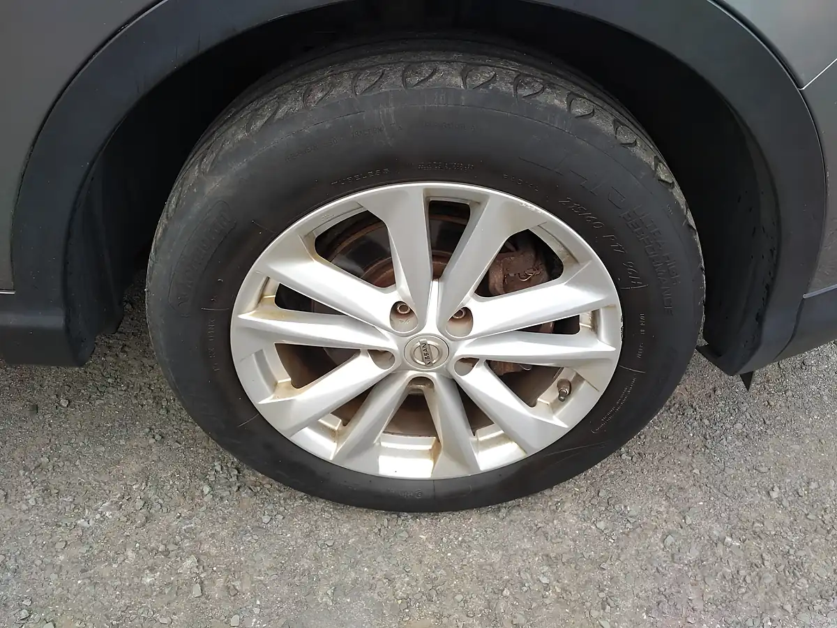 Used 2015 Nissan Qashqai Acenta Grey - Interior and Exterior details 12